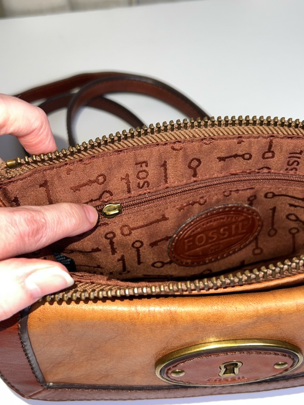 Vintage FOSSIL Crossbody Bag - Picture 11 of 16